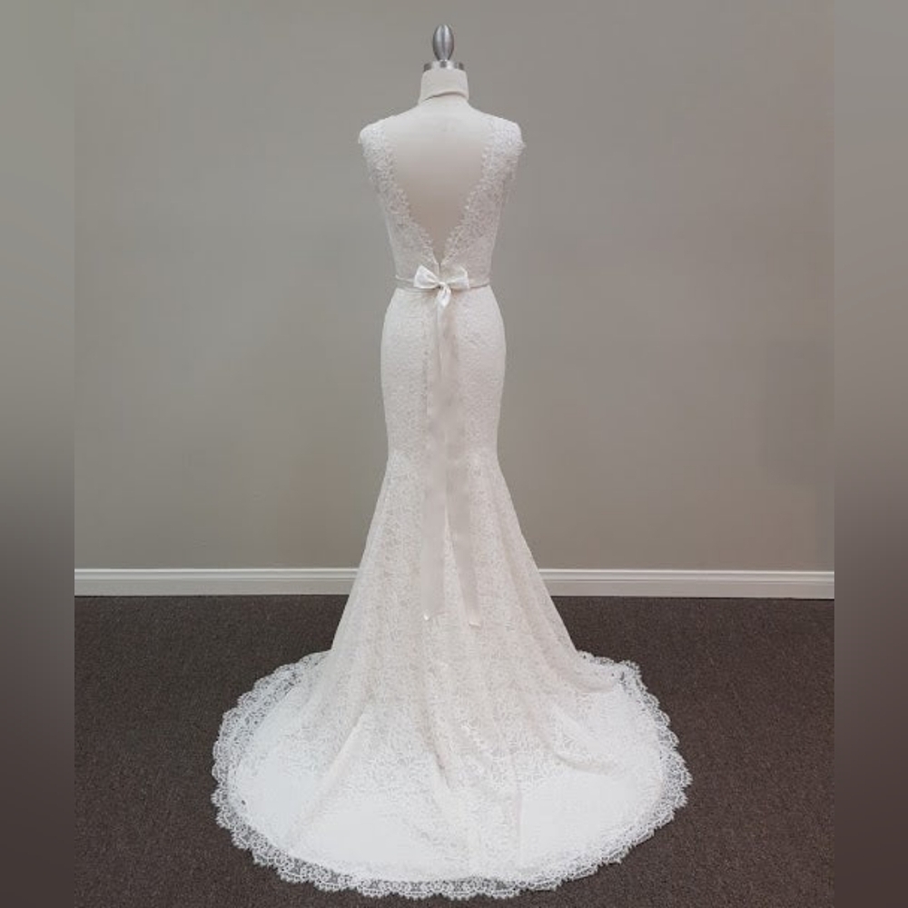 Mikaella Bridal Collection #1802 Classic Lace Mermaid Beautiful Low Back Gown